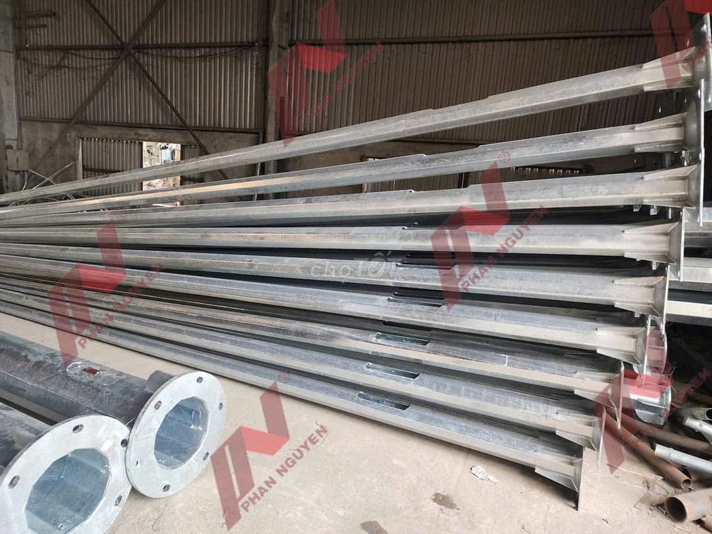 Cột đèn cao áp rời cần Phan Nguyễn V/c Toàn quốc. Mua bán Đèn tại Quận Long Biên Hà Nội được đăng bởi Phan Nguyễn Chiếu Sáng hình 1