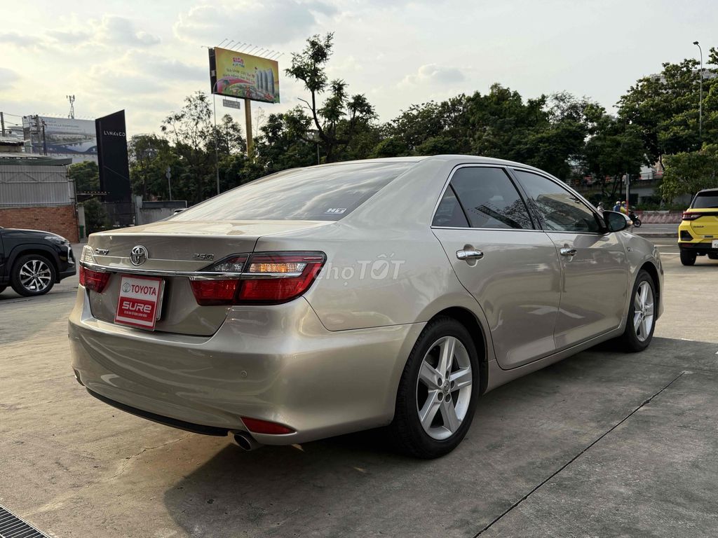Toyota Camry 2016 2.5Q - Xe Cũ Chính Hãng - Đẹp. Mua bán Ô tô tại Quận Bình Thạnh Tp Hồ Chí Minh được đăng bởi Công Sang hình 6