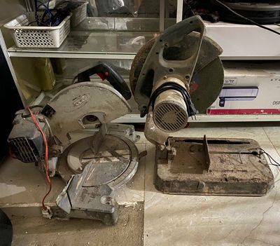 Còn 2 máy cắt bàn.  GIÁ: Tổng 1tr3. Mua bán Đồ chuyên dụng, Giống nuôi trồng tại Thành phố Biên Hòa Đồng Nai được đăng bởi Thanh lý lô