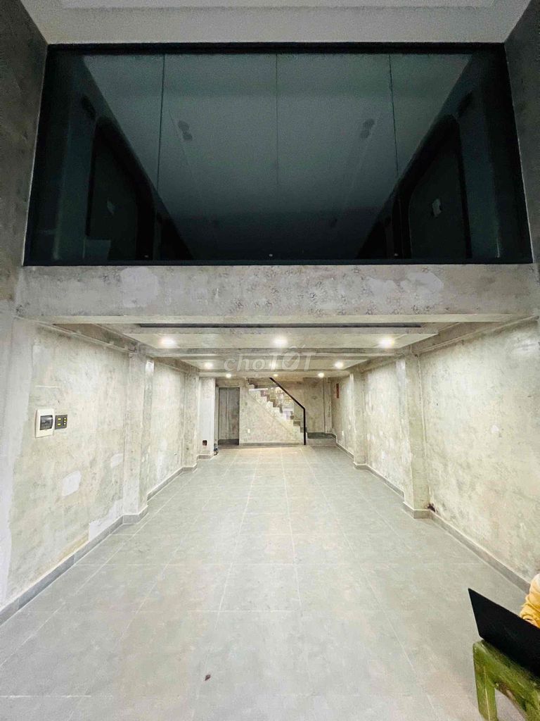 Аренда · 4 комн. · 72 м² · Quận 1, ул. Đường Trịnh Văn Cấn
