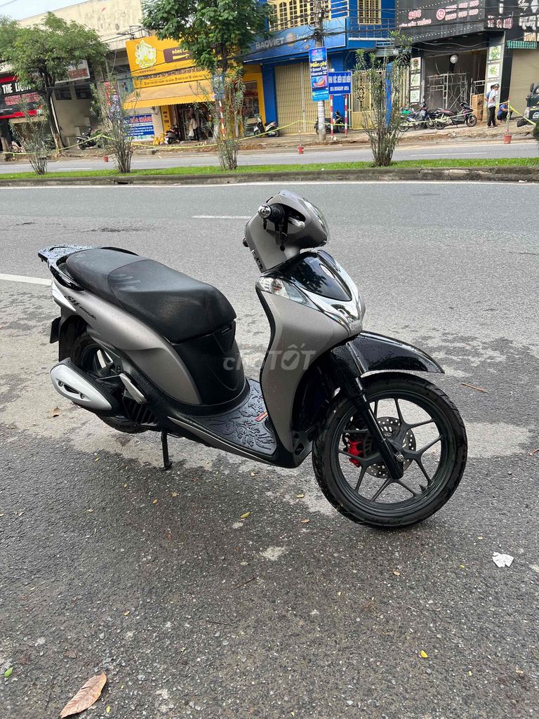 Honda SH Mode 2019 ABS Xám. Mua bán Xe máy tại Quận Liên Chiểu Đà Nẵng được đăng bởi Quoc Hung hình 3