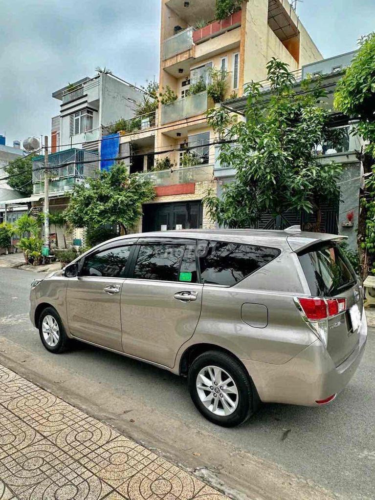 Toyota Innova 2020 2.0E - 85000 km