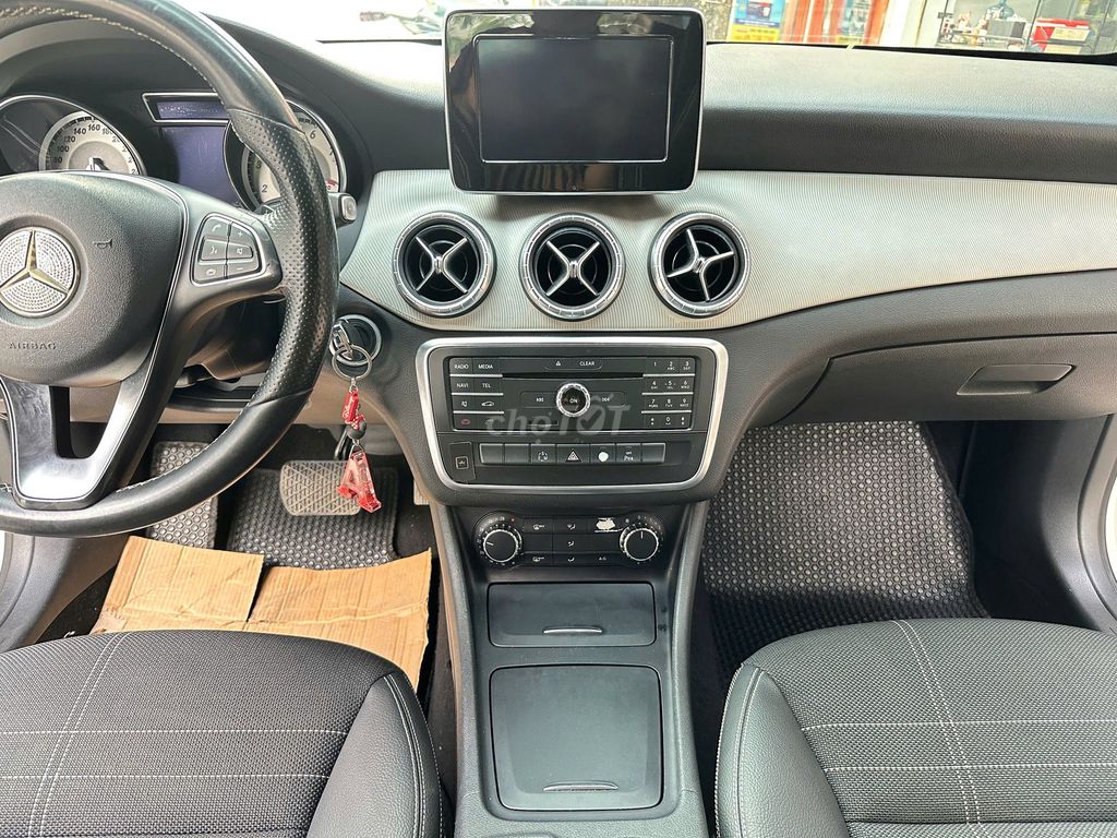 Mercedes-Benz CLA 200 2015 đk 2016. Mua bán Ô tô tại Quận Long Biên Hà Nội được đăng bởi AUTO TÂN HƯNG THỊNH hình 17