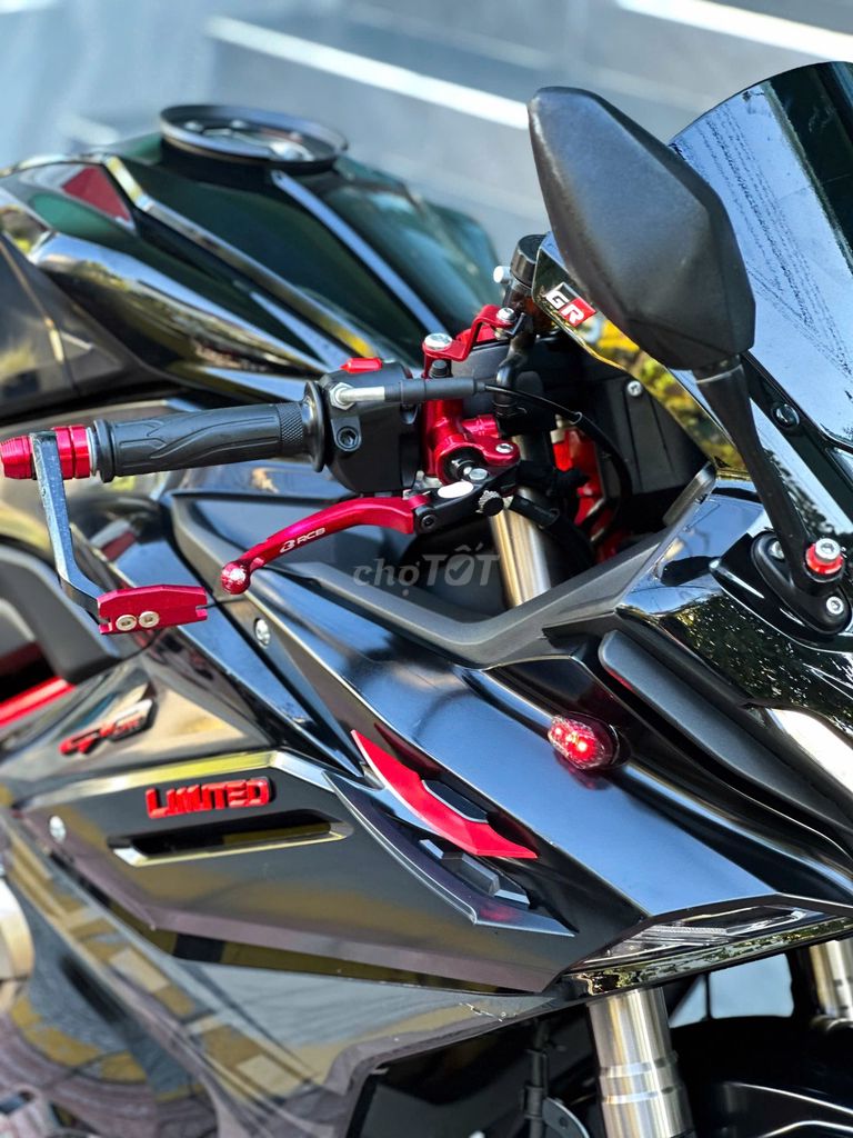 Gpx Demon GR200R mẫu mới siêu đẹp bao zin keng. Mua bán Xe máy tại Quận Thanh Khê Đà Nẵng được đăng bởi Xe Máy Đức Vũ 658 Trần Cao Vân hình 4