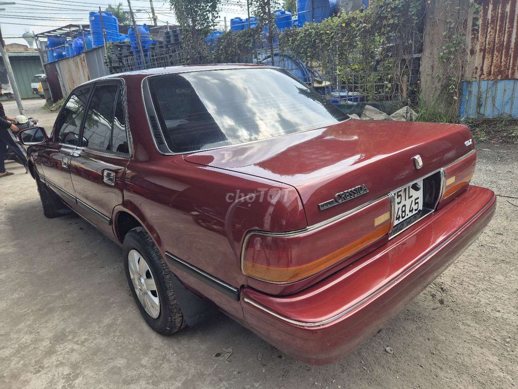 Toyota Cressida Dầu Đỏ Nỉ
