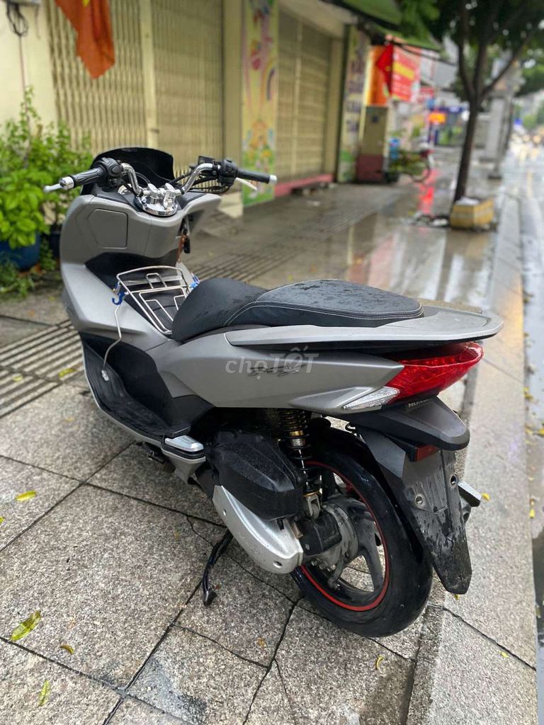 Honda PCX 125 2016 mới 90% hồ sơ gốc cầm tay. Mua bán Xe máy tại Quận Tân Phú Tp Hồ Chí Minh được đăng bởi Tuanduy hình 3