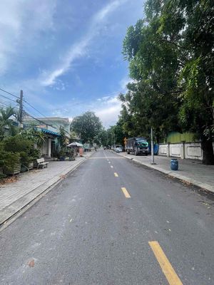 cần bán nhà lầu và 14 phòng trọ