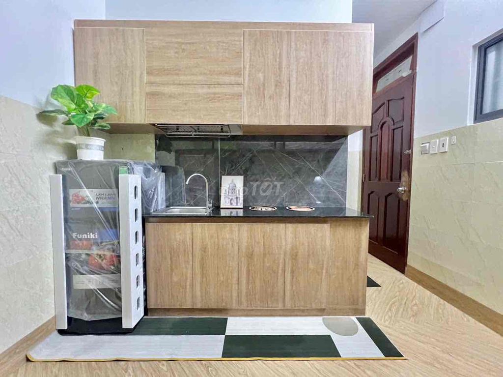 Комната с антресолью в новом доме с лифтом и мебелью у аэропорта
