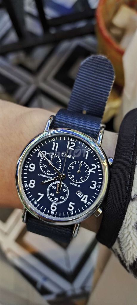 Đồng hồ timex dây dù còn mới cần pass lại