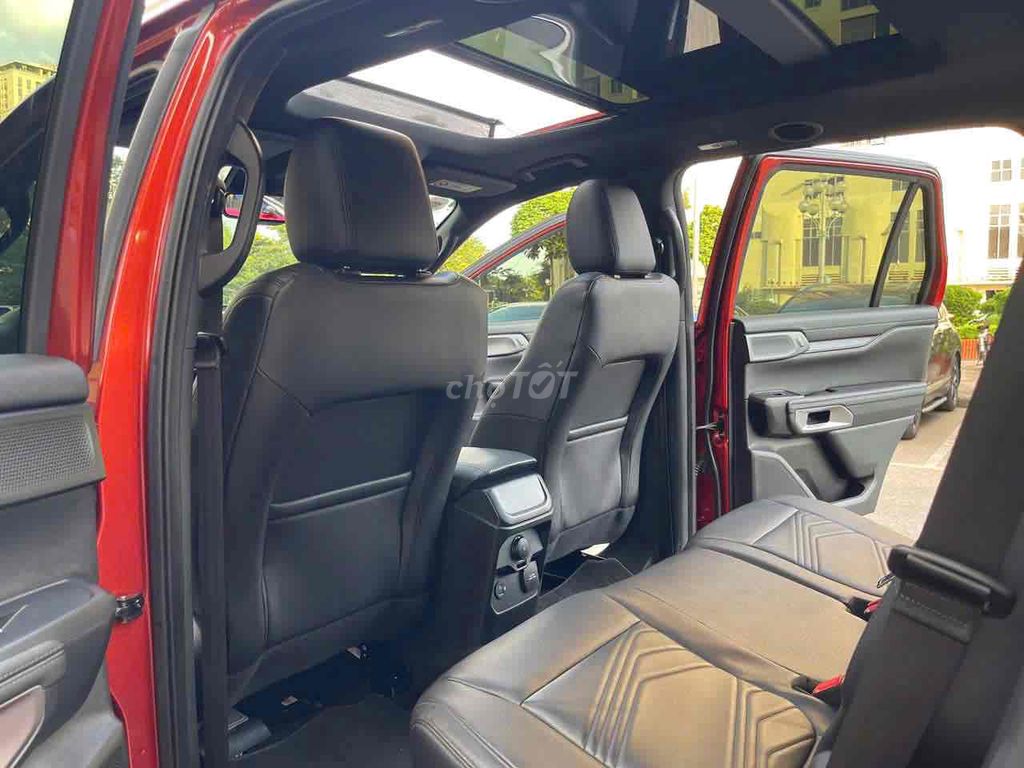 Ford Everest Titanium 2.0L 4x4 model 2023 đỏ cam. Mua bán Ô tô tại Quận Cầu Giấy Hà Nội được đăng bởi Cao Quý hình 18