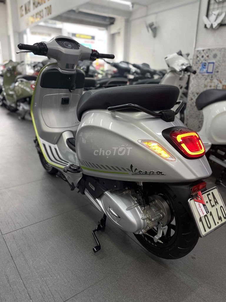 Скутер Piaggio Vespa Sprint TFT 2025, серебристый, 7000 км