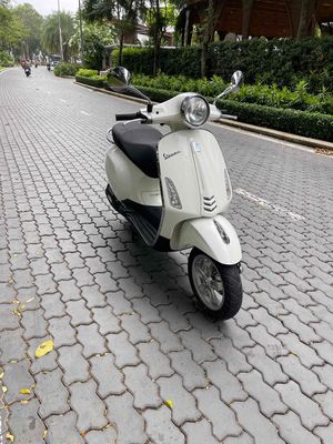 Vespa Primavera 2015 Trắng zin đẹp ,chính chủ