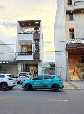 NHÀ ĐẸP 3 TẦNG MẶT TIỀN ĐƯỜNG HỒ TÙNG MẬU GẦN BIỂN KV KINH DOANH. Mua bán nhà ở tại Quận Liên Chiểu Đà Nẵng được đăng bởi Laidinh
