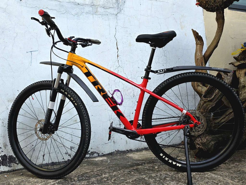 TREK Marlin 7. cối nổ. Cọc yên tăng giảm. Cốt rỗng