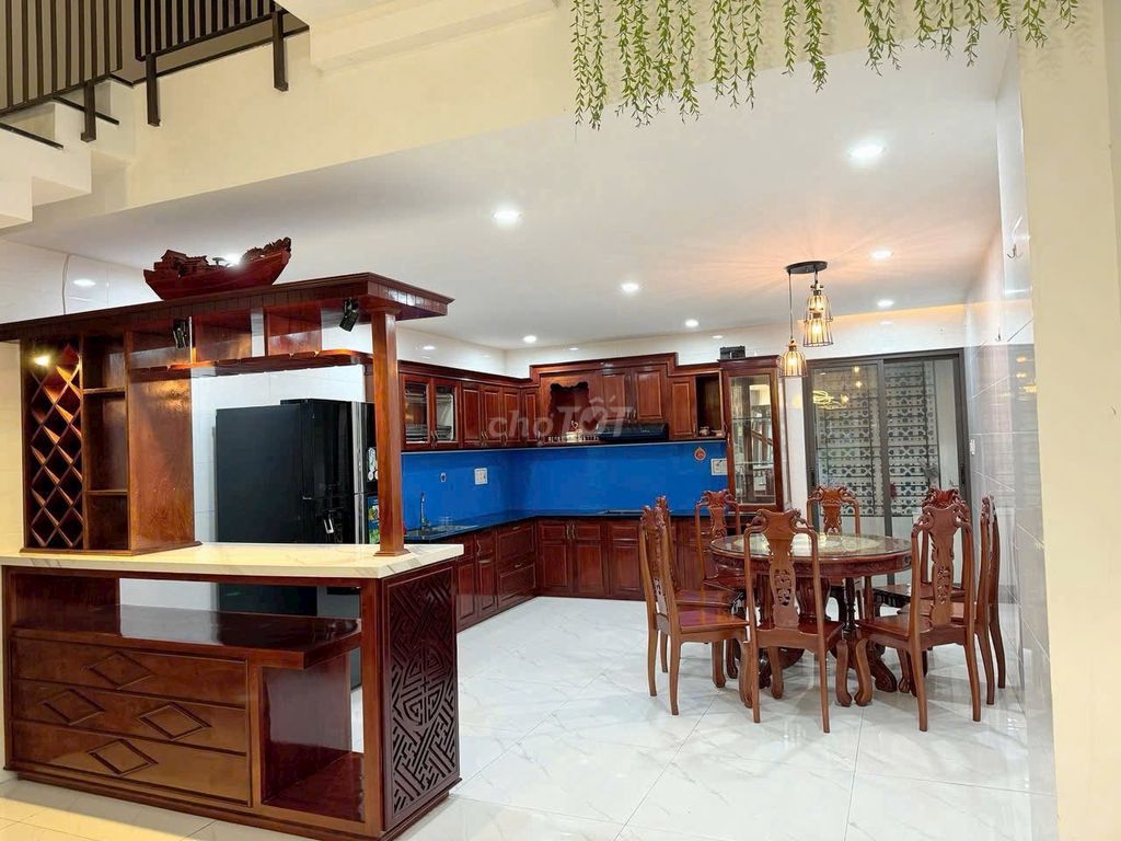 Аренда · 4 комн. · 100 м² · Quận Cẩm Lệ, ул. Đường Mai Chí Thọ