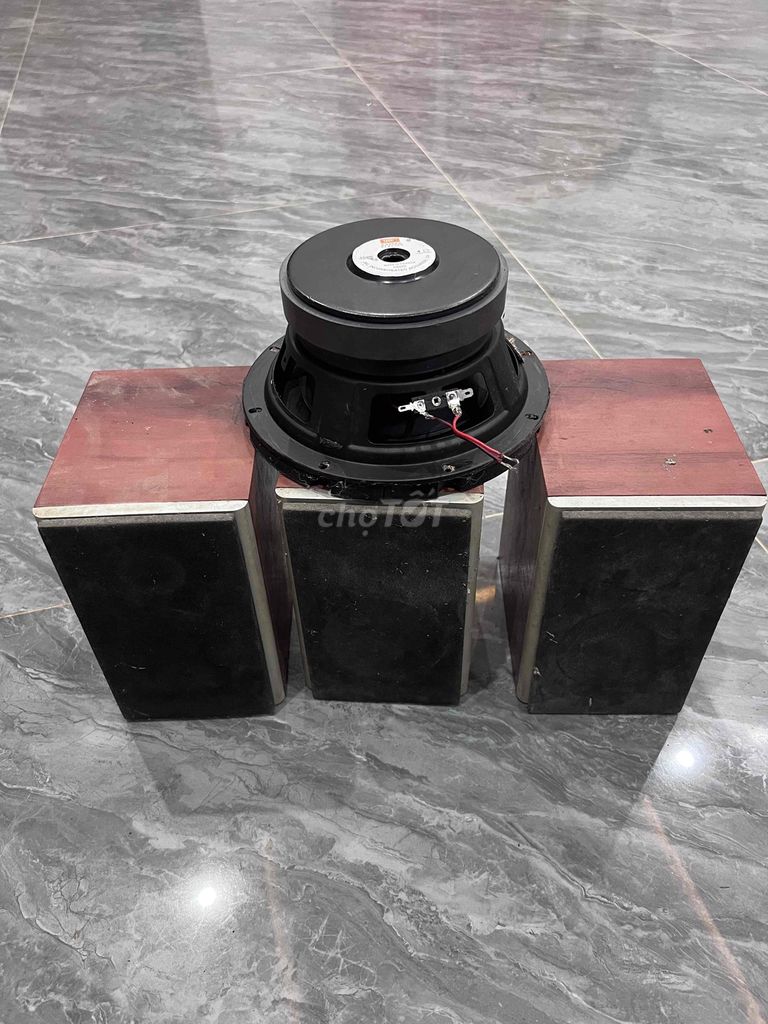 Loa JBL Và 3 Loa nhỏ còn dùng tốt. Mua bán Tivi, Âm thanh tại Huyện Hương Sơn Hà Tĩnh được đăng bởi Quangg Giápp hình 1