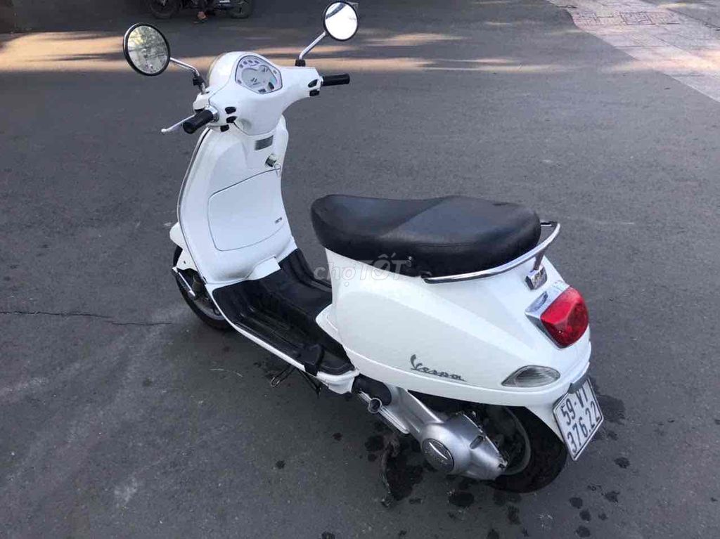 Vespa 125ie(2011)xe đẹp máy zin êm ru. Mua bán Xe máy tại Quận 7 Tp Hồ Chí Minh được đăng bởi Trung Anh hình 6