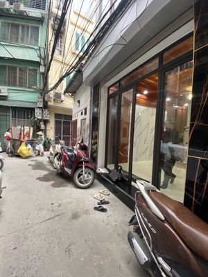 BÁN NHÀ PHỐ ĐỊNH CÔNG, GẦN PHỐ, Ô TÔ ĐỖ CỬA, NHÀ MỚI ĐẸP, FUL NỘI THẤT. Mua bán nhà ở tại Quận Hoàng Mai Hà Nội được đăng bởi Đặng Ngọc Hà