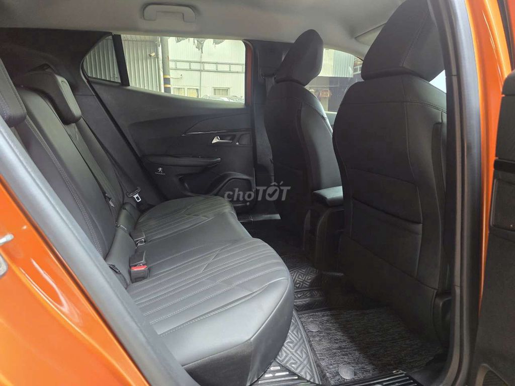 Peugeot 2008 2021 GT Line 1.2L Turbo, màu cam. Mua bán Ô tô tại Quận Bình Tân Tp Hồ Chí Minh được đăng bởi Son Do hình 12