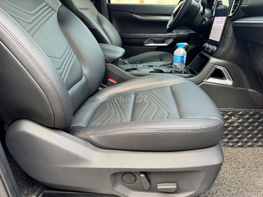 Ford Everest 4x2 Titanium 2022. Mua bán Ô tô tại Quận Long Biên Hà Nội được đăng bởi PHÚC LÂM  AUTO hình 16