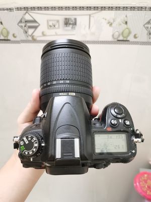 Máy ảnh Nikon D7000 gồm lens 18-135
