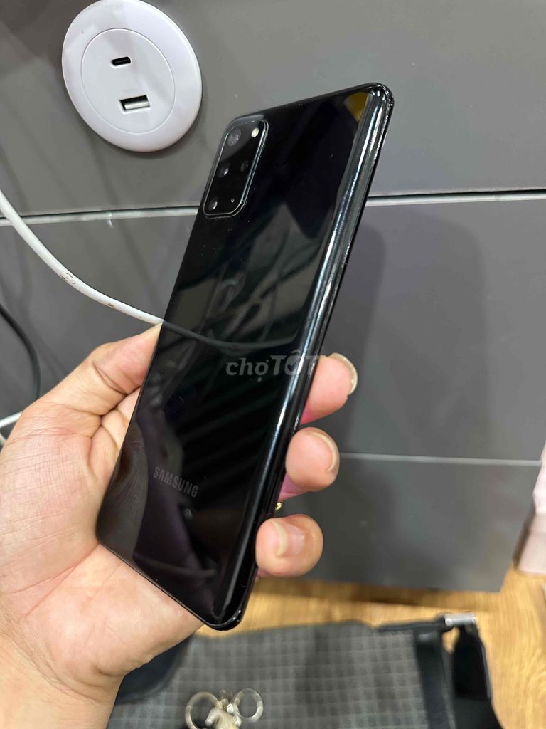 Samsung S20 Plus zin full 2sim có gl. Mua bán Điện thoại tại Quận Bình Tân Tp Hồ Chí Minh được đăng bởi Mr Zui 18 tuổi rưỡi hình 1