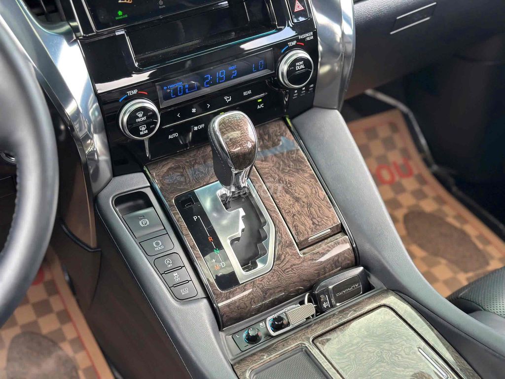 Toyota Alphard 3.5V6 sx 2018 màu đen. Mua bán Ô tô tại Quận Cầu Giấy Hà Nội được đăng bởi Cao Quý hình 13