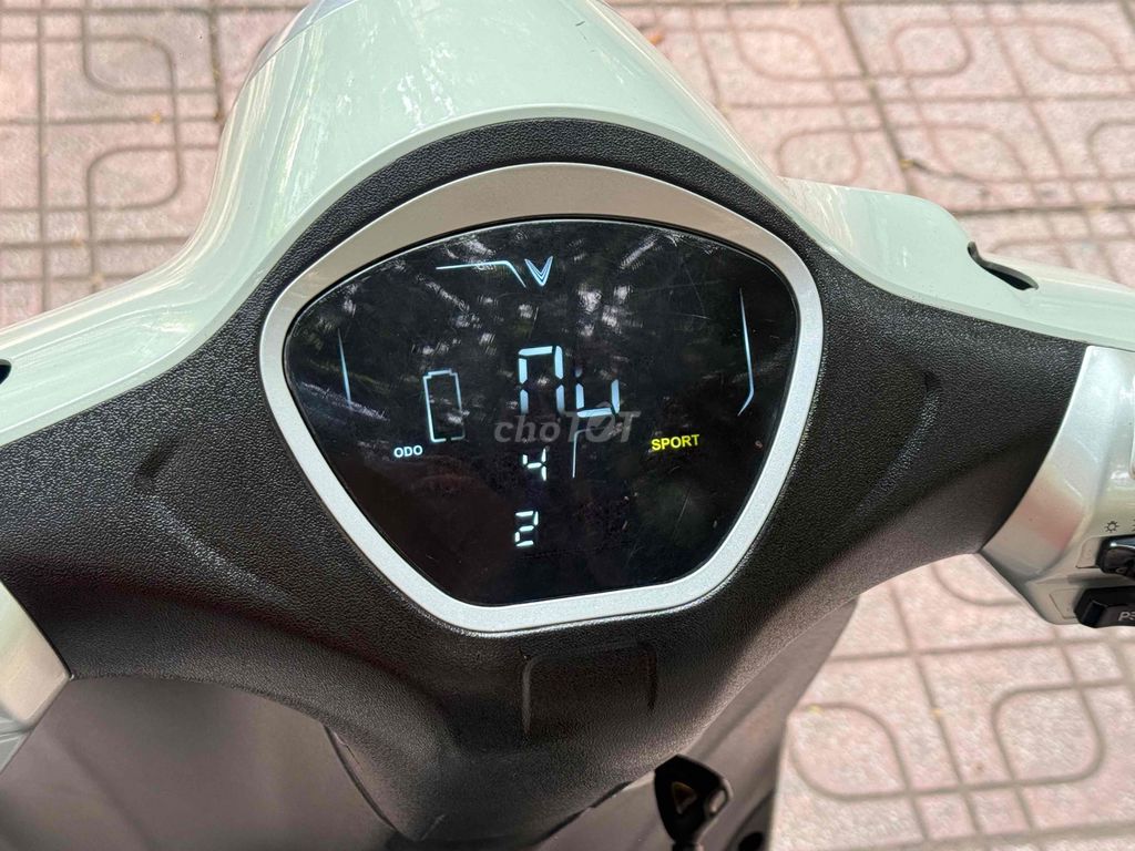 Vinfast Evo Grand 2025 xanh Ô Liu 120km 1 lần sạc