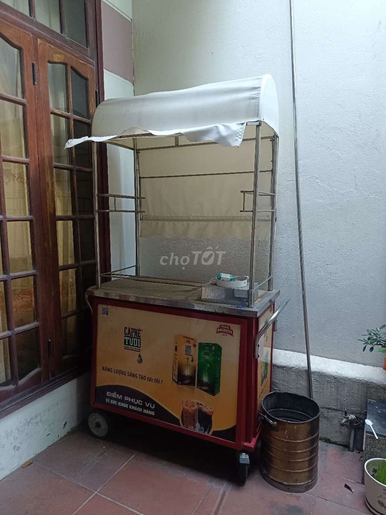 Xe bán hàng rong Kim loại Đỏ trắng Kinh doanh. Mua bán Đồ chuyên dụng, Giống nuôi trồng tại Quận Cẩm Lệ Đà Nẵng được đăng bởi Van Hung hình 1