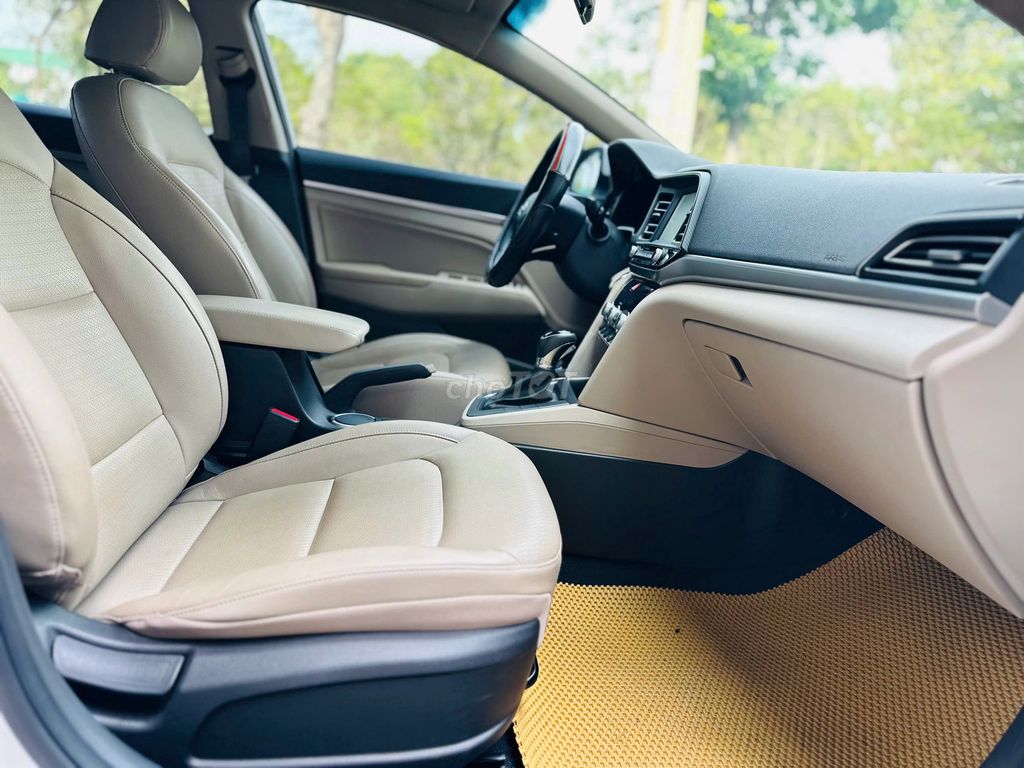 Hyundai Elantra 1.6 AT 2020 - 20000 km. Mua bán Ô tô tại Thành phố Dĩ An Bình Dương được đăng bởi Siêu Thị Ô Tô Bình Dương  hình 11