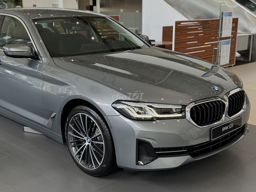 Chính Hãng BMW 520i LCI New Giá Tốt Bảo Hành 5 năm