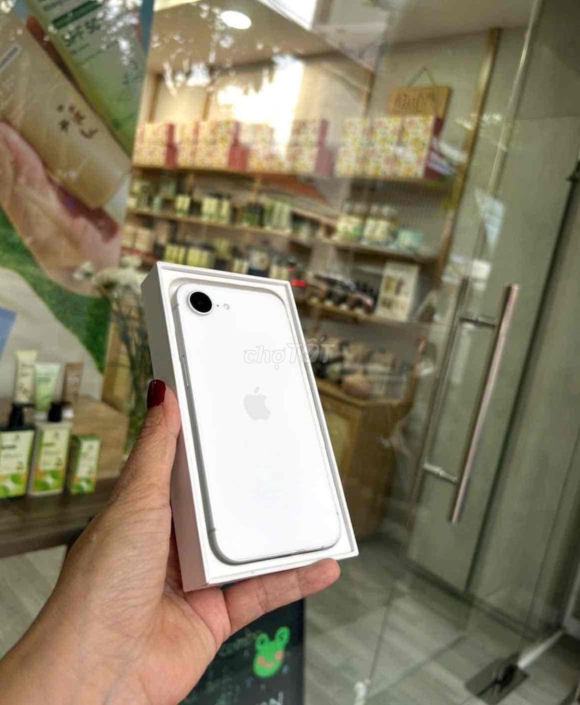 iPhone 16E 128G Trắng Pin 100% chính hãng việt Nam. Mua bán Điện thoại tại Quận 3 Tp Hồ Chí Minh được đăng bởi Nam Á Mobile hình 1