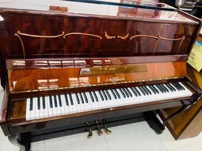 piano cơ Japan màu gỗ đẹp