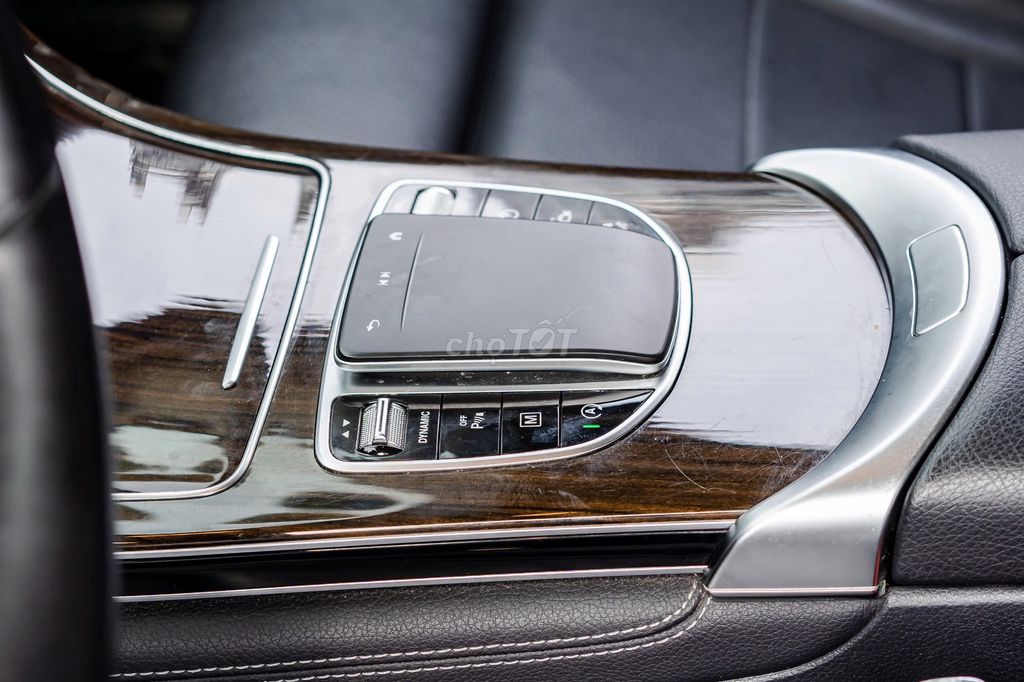Mercedes-benz GLC200 Sản xuất 2020. Mua bán Ô tô tại Quận Cầu Giấy Hà Nội được đăng bởi Quân Q Auto hình 10