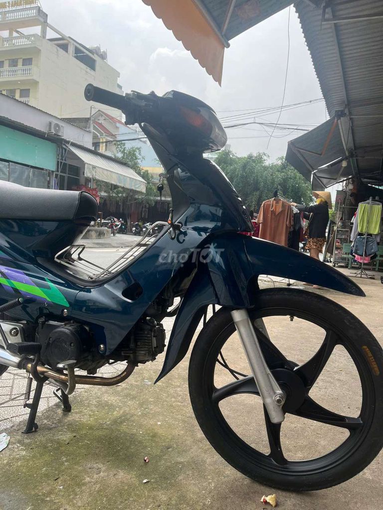 Тайский владелец Honda Wave