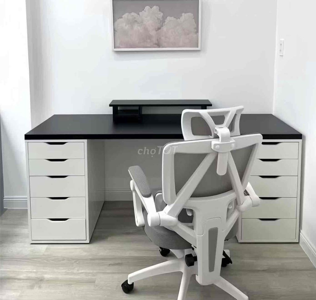 Bàn ikea 2 hộc tủ 10ngăn kéo đủ kích thước. Mua bán Bàn ghế tại Thị xã Tân Uyên Bình Dương được đăng bởi Hồng Nhung hình 1