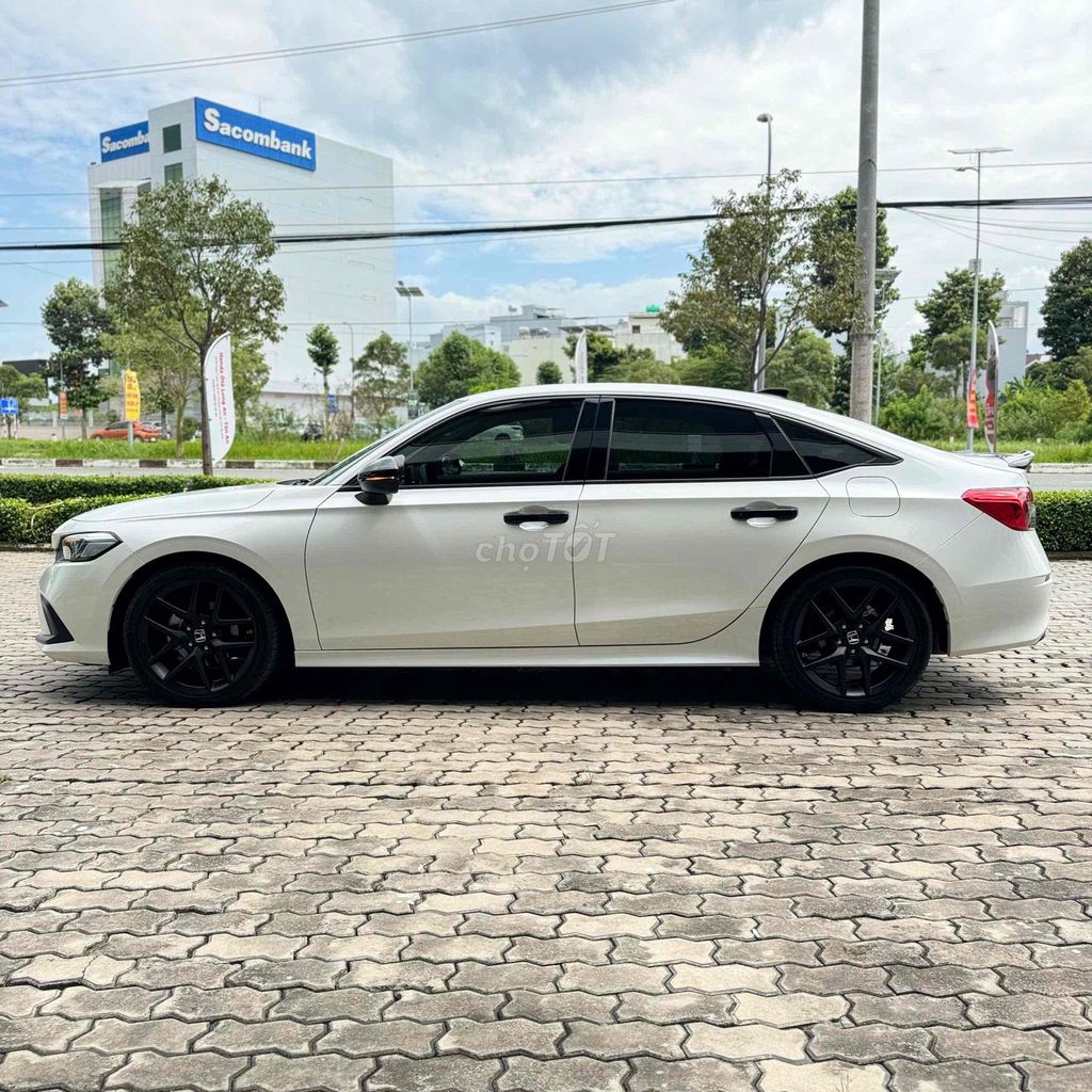 Honda Civic 2022 RS - 25000 km. Mua bán Ô tô tại Thành phố Biên Hòa Đồng Nai được đăng bởi Huy Dung hình 4