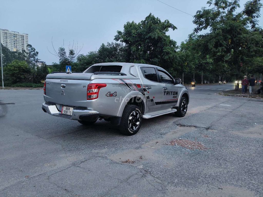 Mitsubishi Triton 2017 4x4 AT Mivec - 120000 km. Mua bán Ô tô tại Huyện Thanh Trì Hà Nội được đăng bởi Chuyên mua bán xe Bán Tải Lướt  hình 6