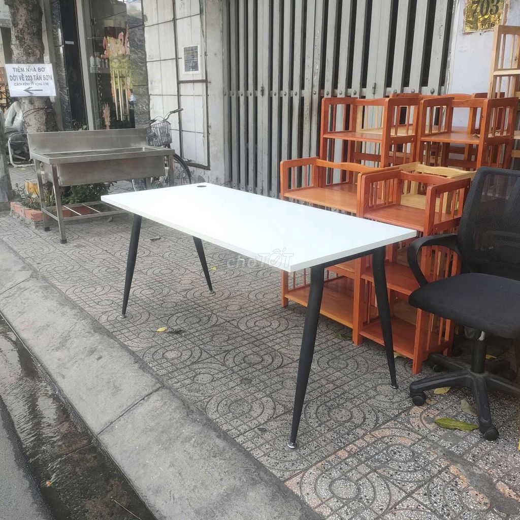 thanh lý bàn 1m6. Mua bán Đồ dùng văn phòng tại Quận Gò Vấp Tp Hồ Chí Minh được đăng bởi Phương Thảo  hình 1