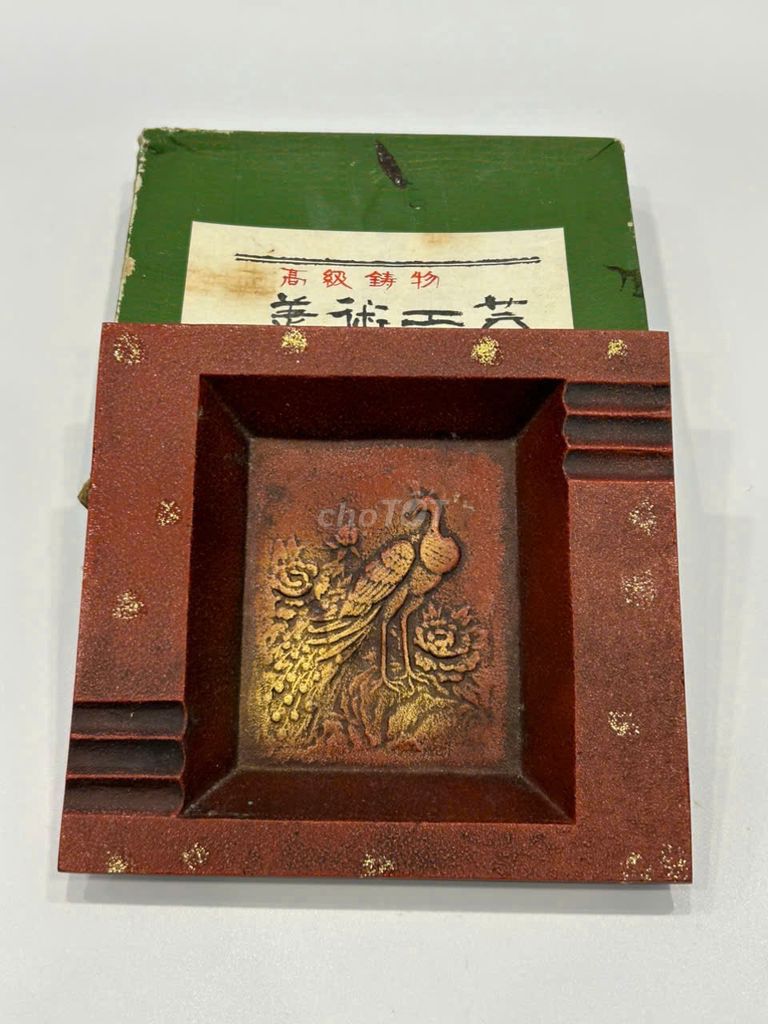 Gạt tàn Hợp kim Osaka Kim loại đúc. Mua bán Đồ sưu tầm, đồ cổ tại Huyện Củ Chi Tp Hồ Chí Minh được đăng bởi Quyen Dang hình 1