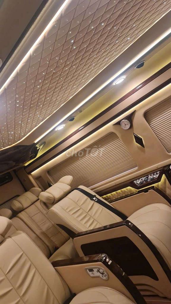 2018 10 Chỗ 2.4 Diesel  - 48 km. Mua bán Ô tô tại Quận 4 Tp Hồ Chí Minh được đăng bởi Minh Phương hình 15