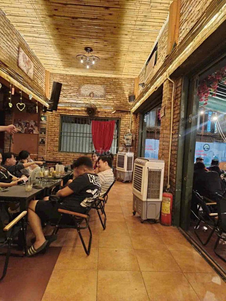 Cho Thuê Quán Cafe Đông Khách Trung Tâm đường Trần Nhật Duật - Q1