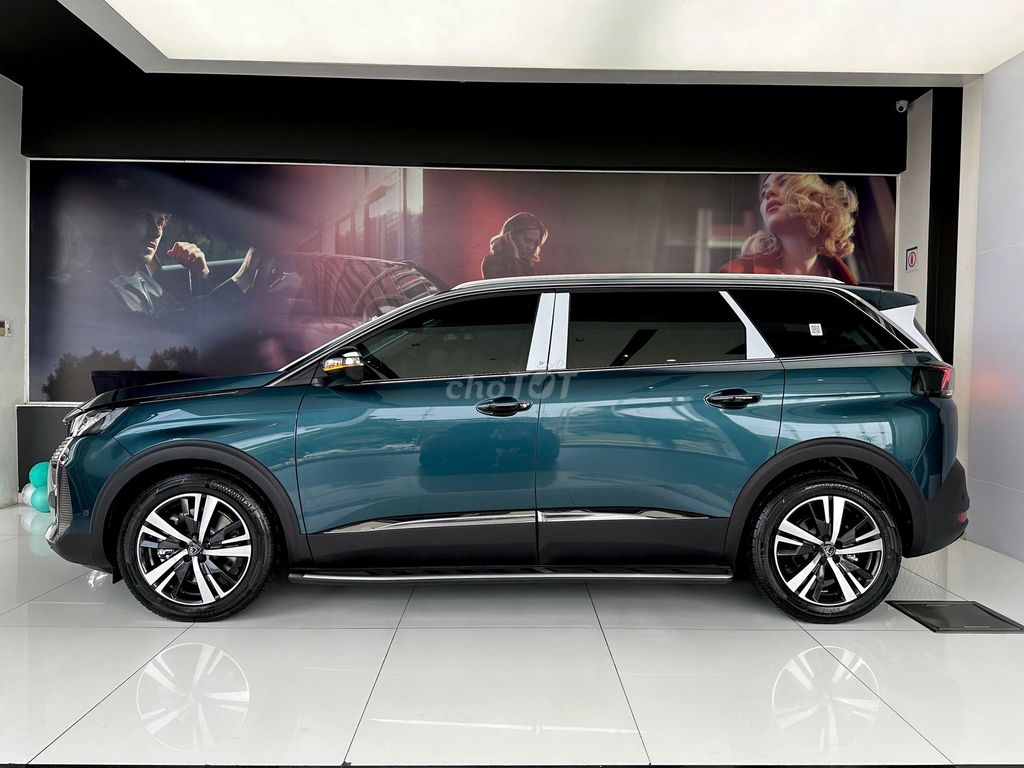 Peugeot 5008 Premium 2026 SUV