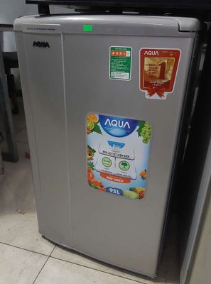 Tủ lạnh mới 90% Aqua 90 lít có nắp đậy ngăn đá