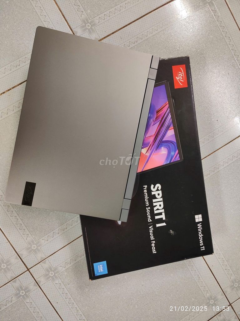 laptop itel i3 gen 8,mới 99,9%,loa cực lớn