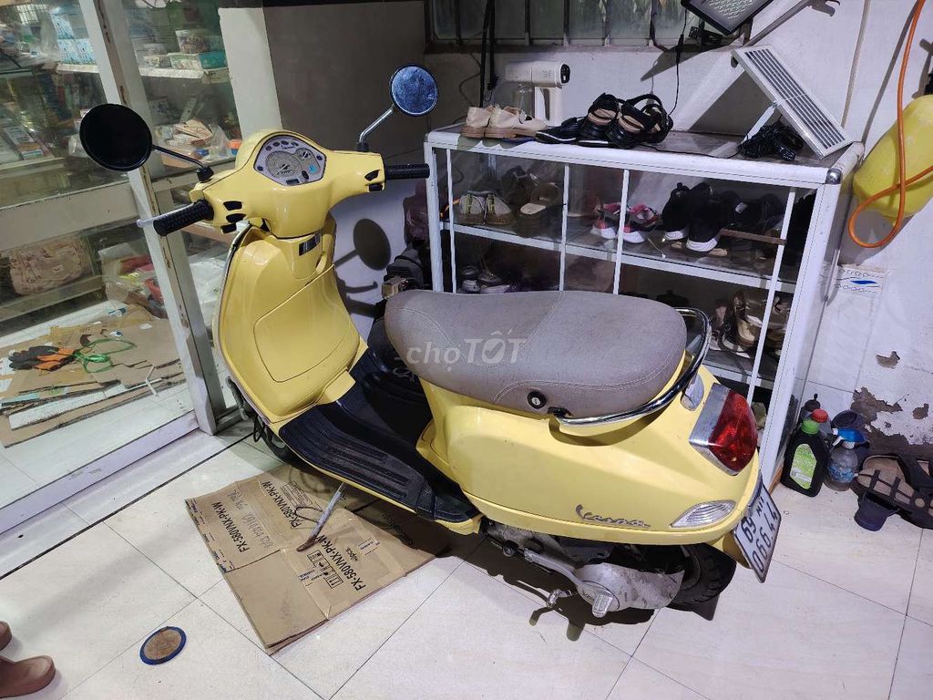Xe máy Piaggio Vespa LX125 màu vàng. Mua bán Xe máy tại Huyện Phú Tân Cà Mau được đăng bởi TRẦN VĂN KHẢI hình 1