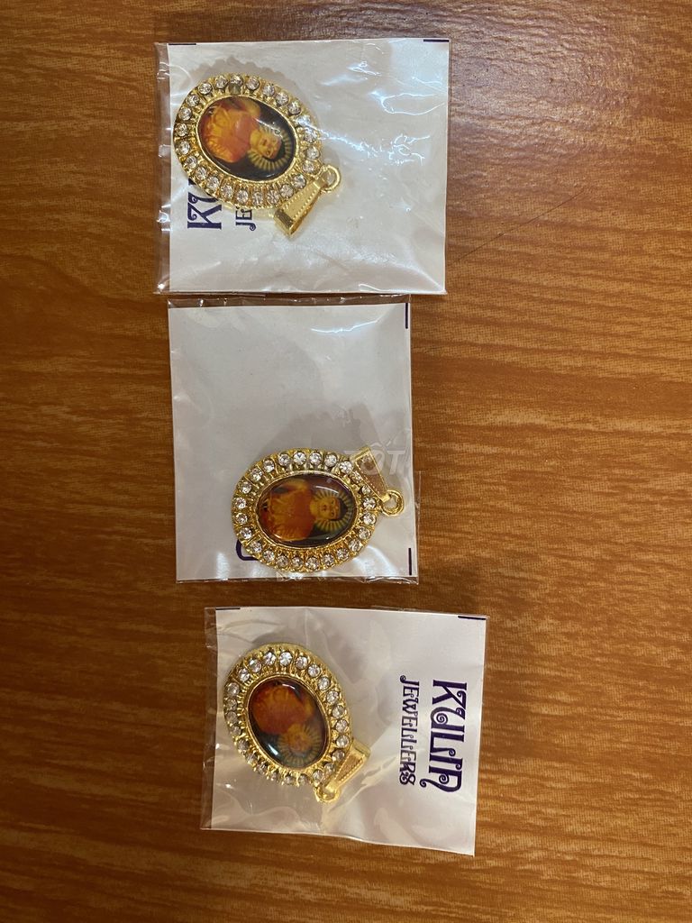 Mặt dây chuyền Kim loại, đá Vàng. Mua bán Phụ kiện thời trang khác tại Quận Phú Nhuận Tp Hồ Chí Minh được đăng bởi Chị Khôi hình 1