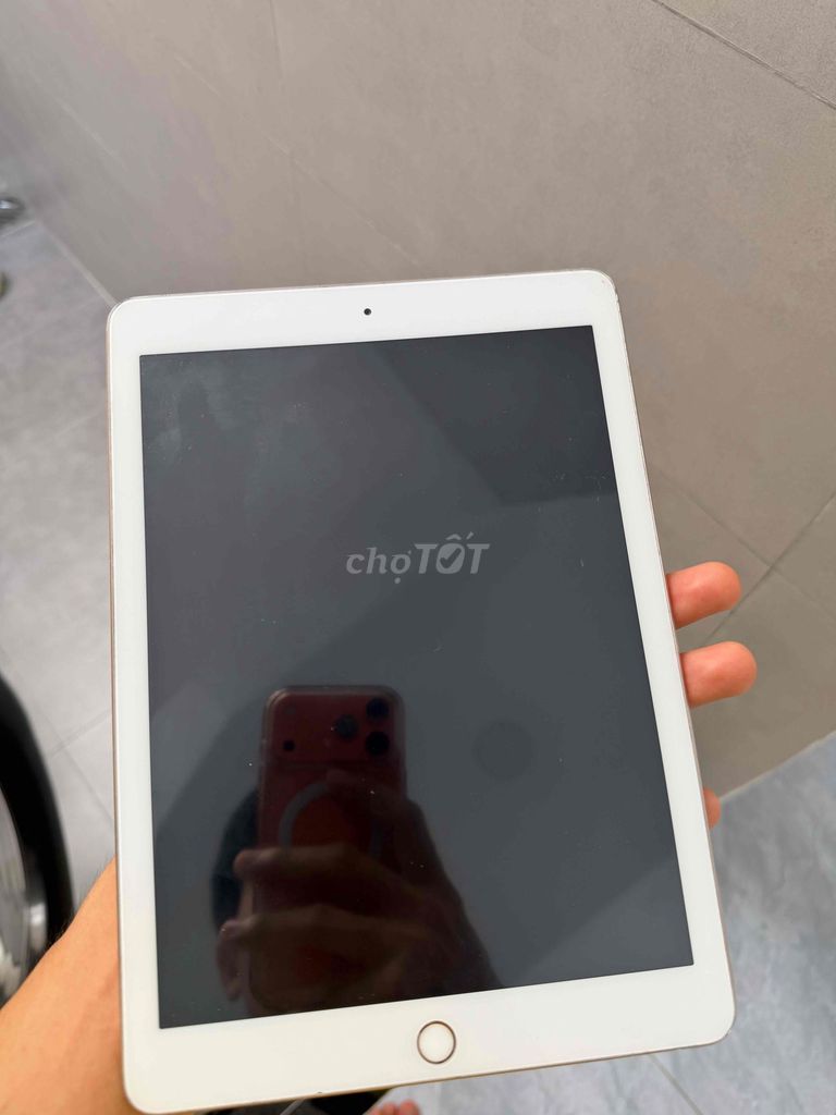Apple iPad Gen 5 32GB Vàng. Mua bán Máy tính bảng tại Thành phố Nha Trang Khánh Hòa được đăng bởi Văn Thànhh hình 1