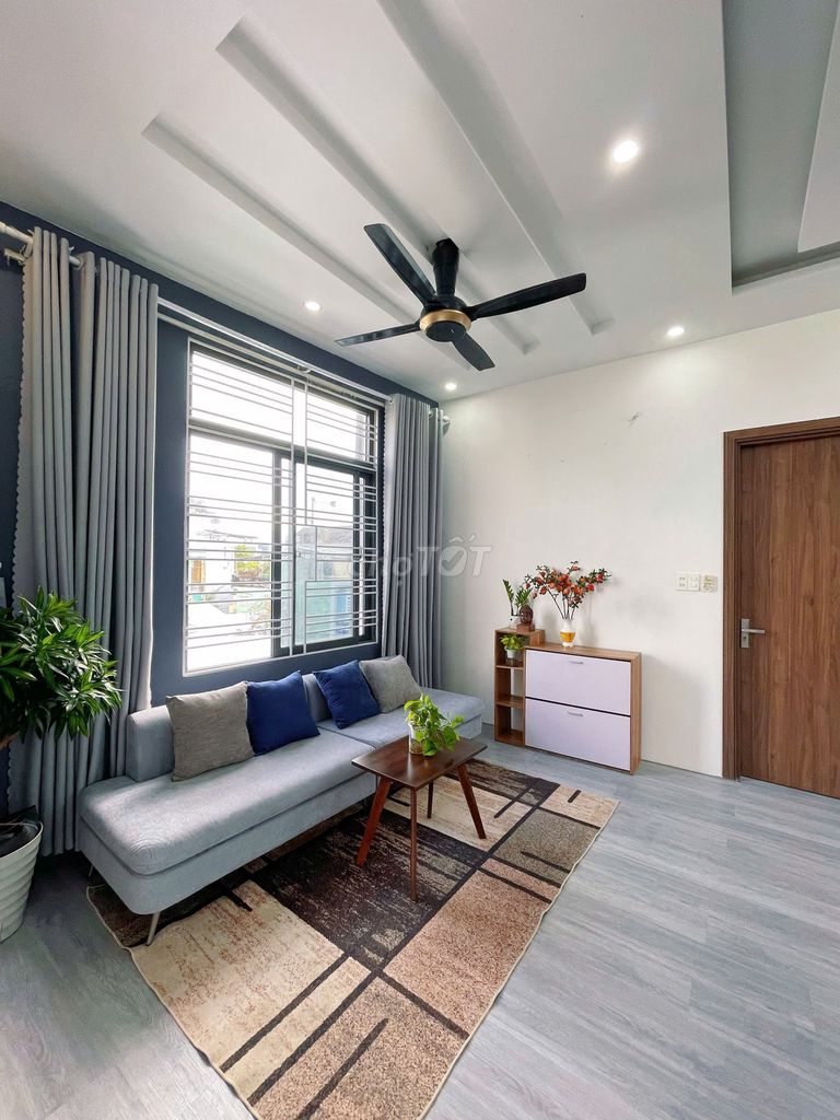 BÁN NHÀ CĂN HỘ 3T 81m2, CẠNH SÂN BAY, DÒNG TIỀN 30TR, KIỆT NHỰA 5M