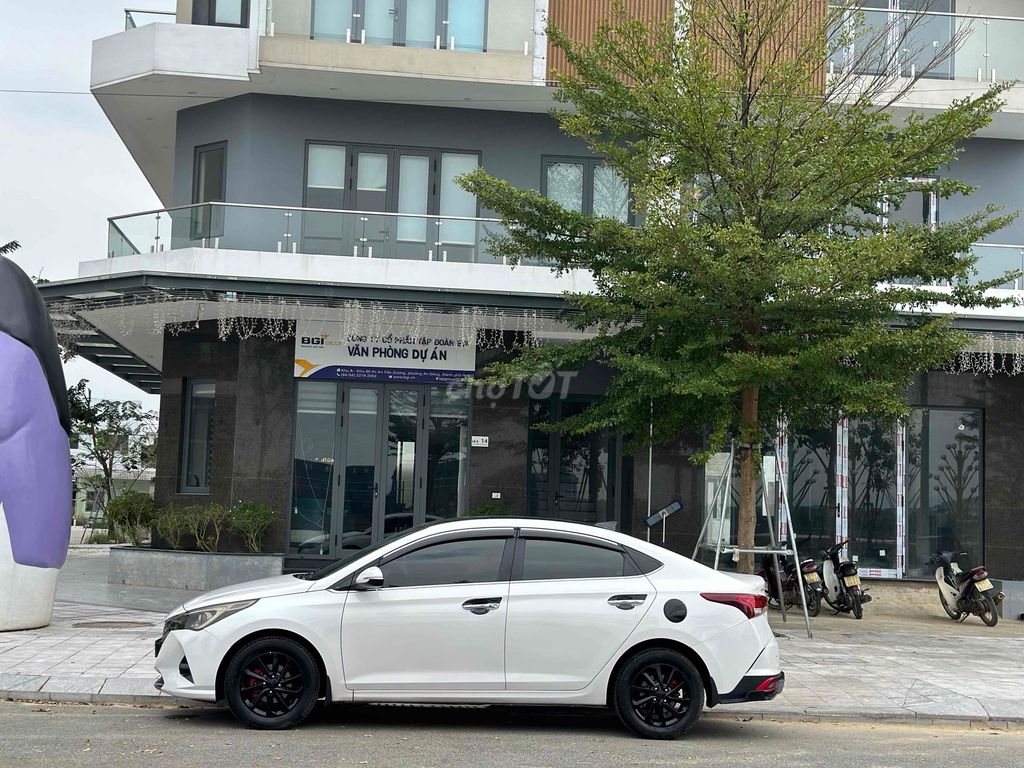 Hyundai Accent 2021 Số tự động 51.000 km Trắng. Mua bán Ô tô tại Thành phố Huế Thừa Thiên Huế được đăng bởi Nguyên Duy Nam hình 3